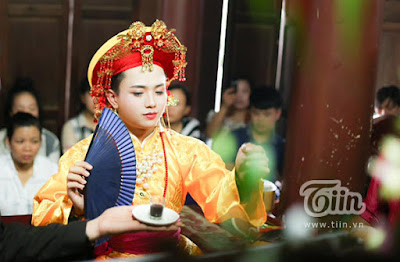 Đồng đua, đồng đú